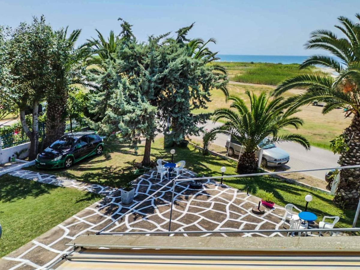 Galinis' Sea Front Studios Nea Kallikrateia Exterior photo