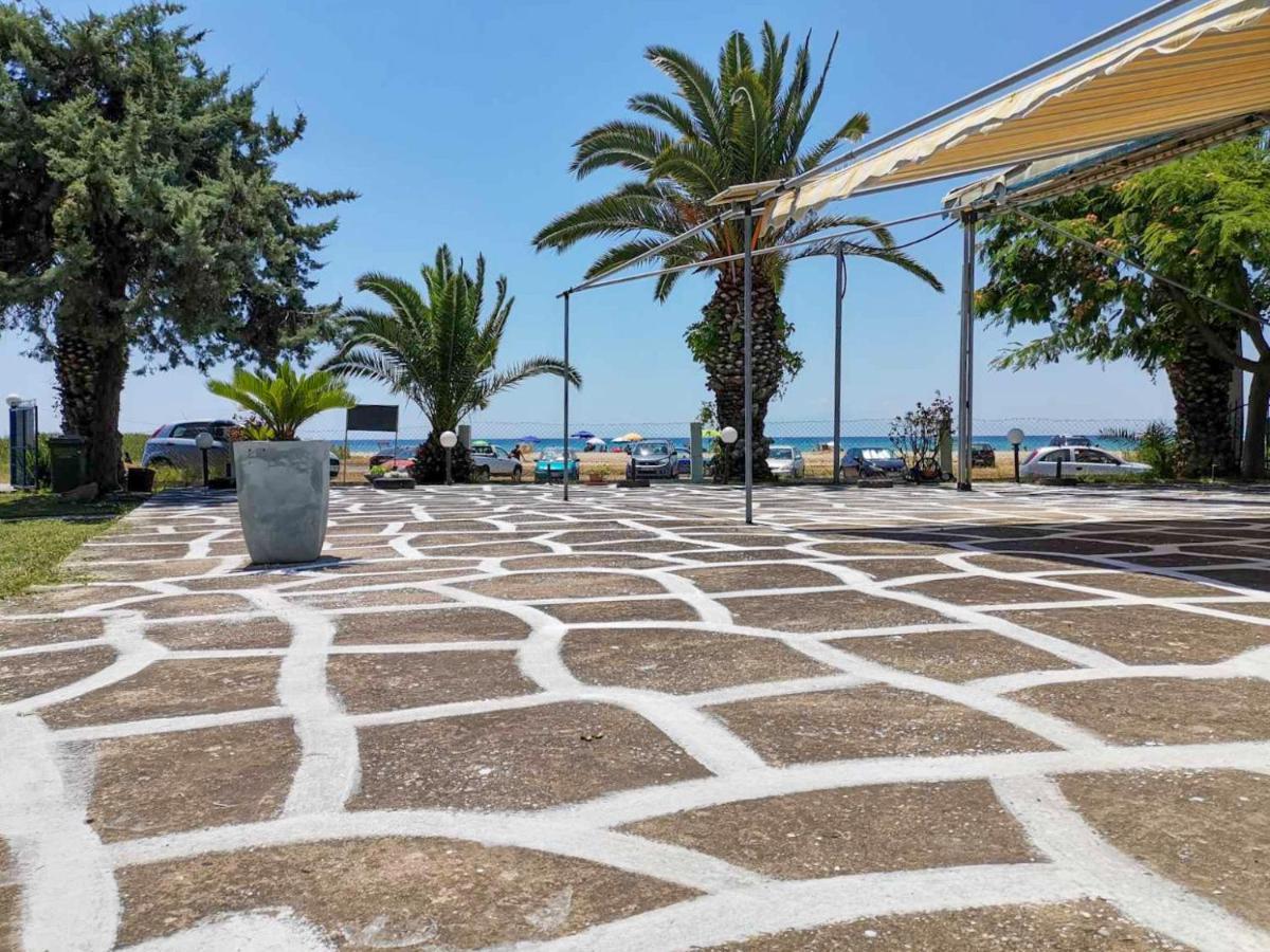 Galinis' Sea Front Studios Nea Kallikrateia Exterior photo