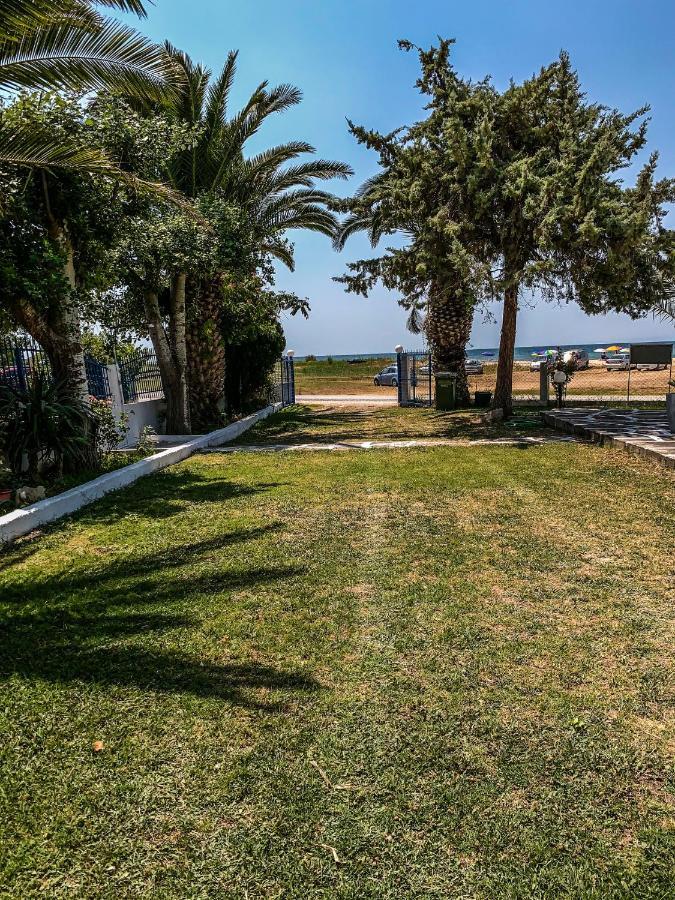Galinis' Sea Front Studios Nea Kallikrateia Exterior photo