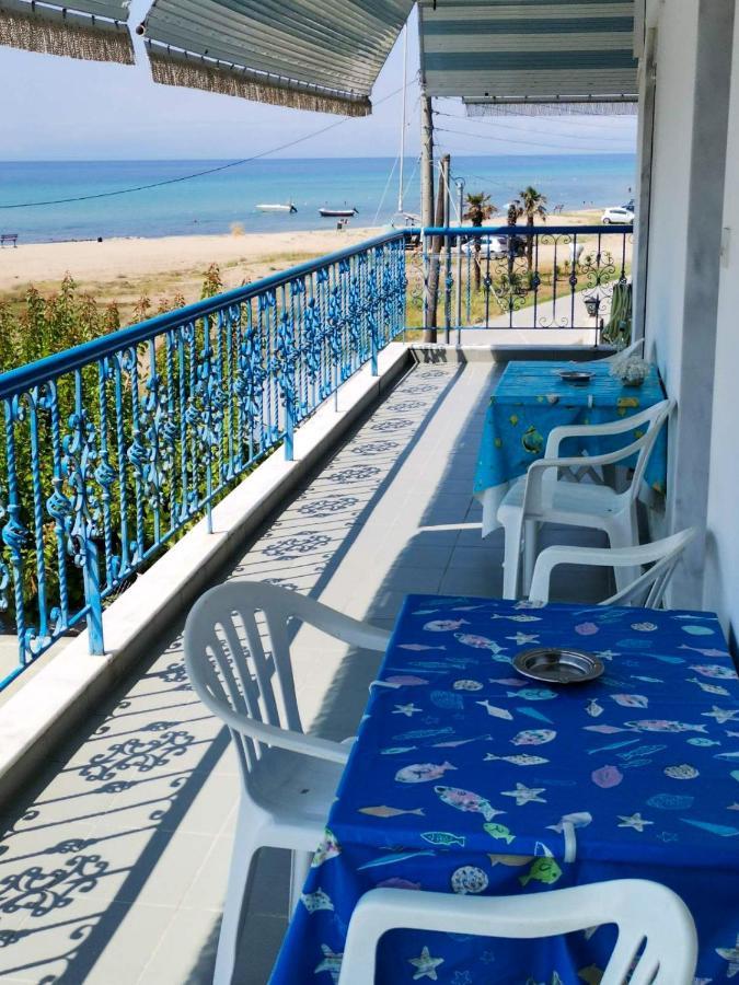 Galinis' Sea Front Studios Nea Kallikrateia Exterior photo