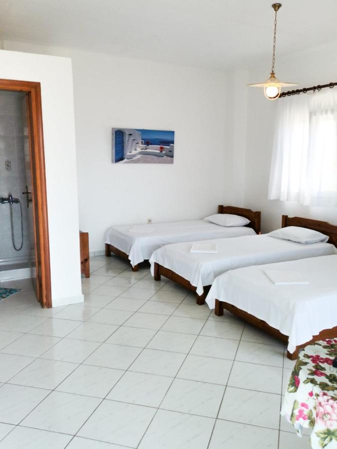 Galinis' Sea Front Studios Nea Kallikrateia Room photo