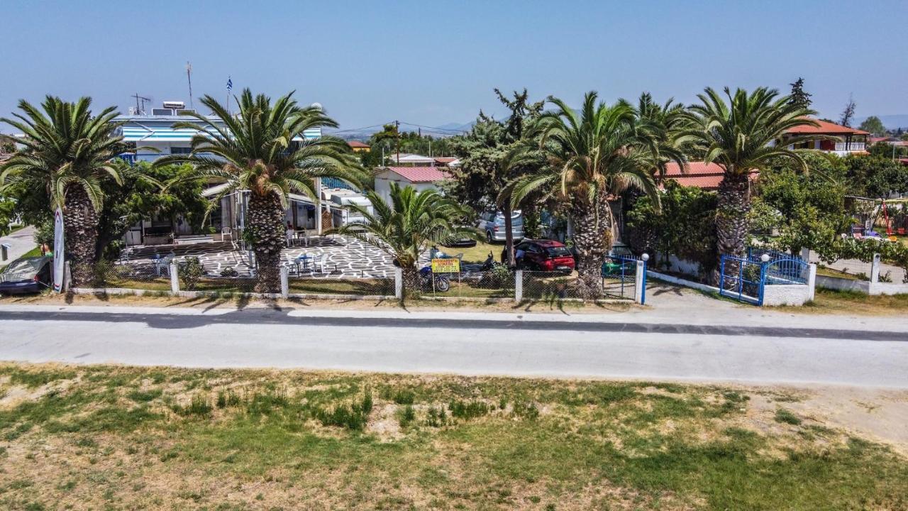 Galinis' Sea Front Studios Nea Kallikrateia Exterior photo