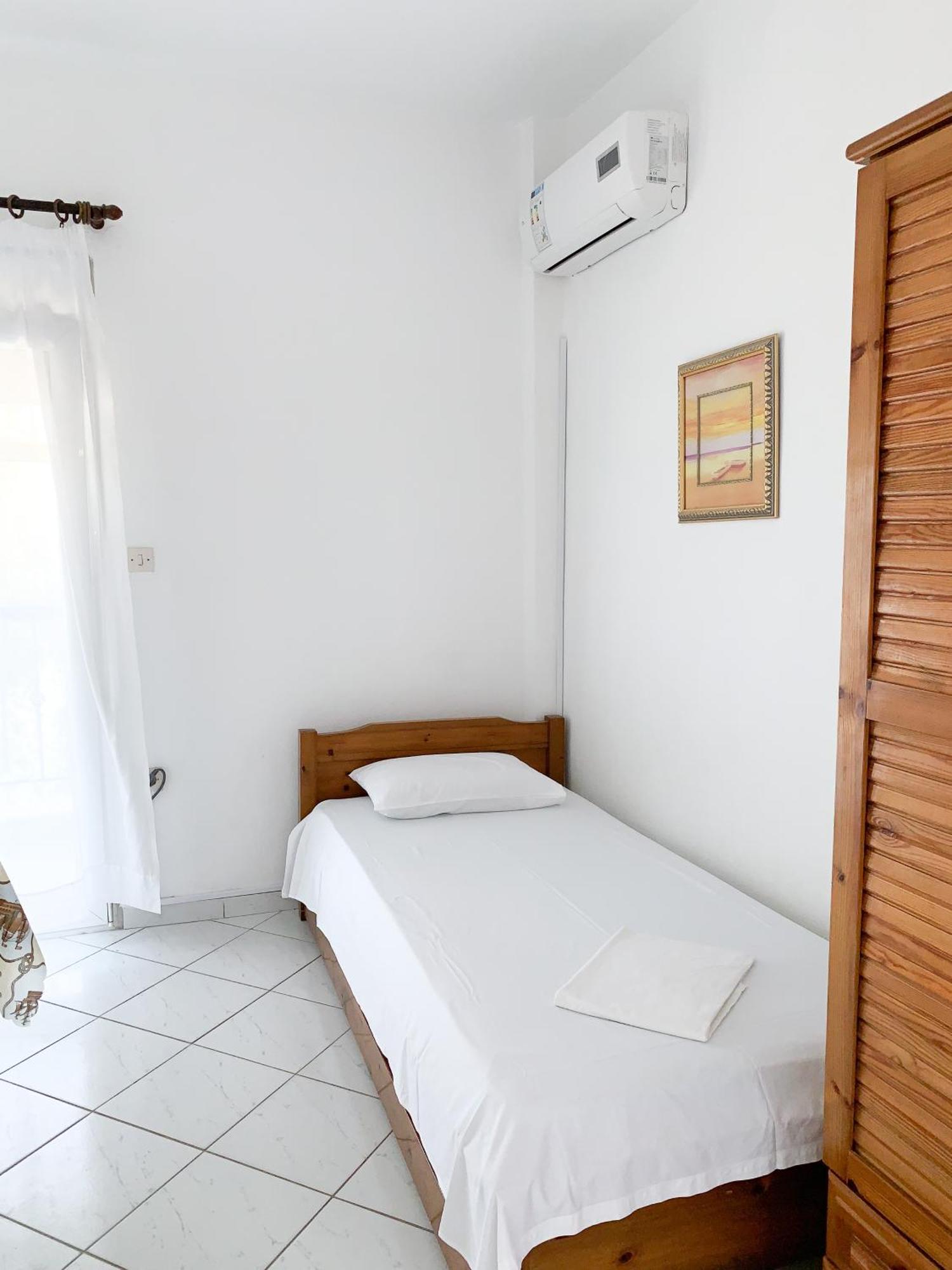 Galinis' Sea Front Studios Nea Kallikrateia Room photo